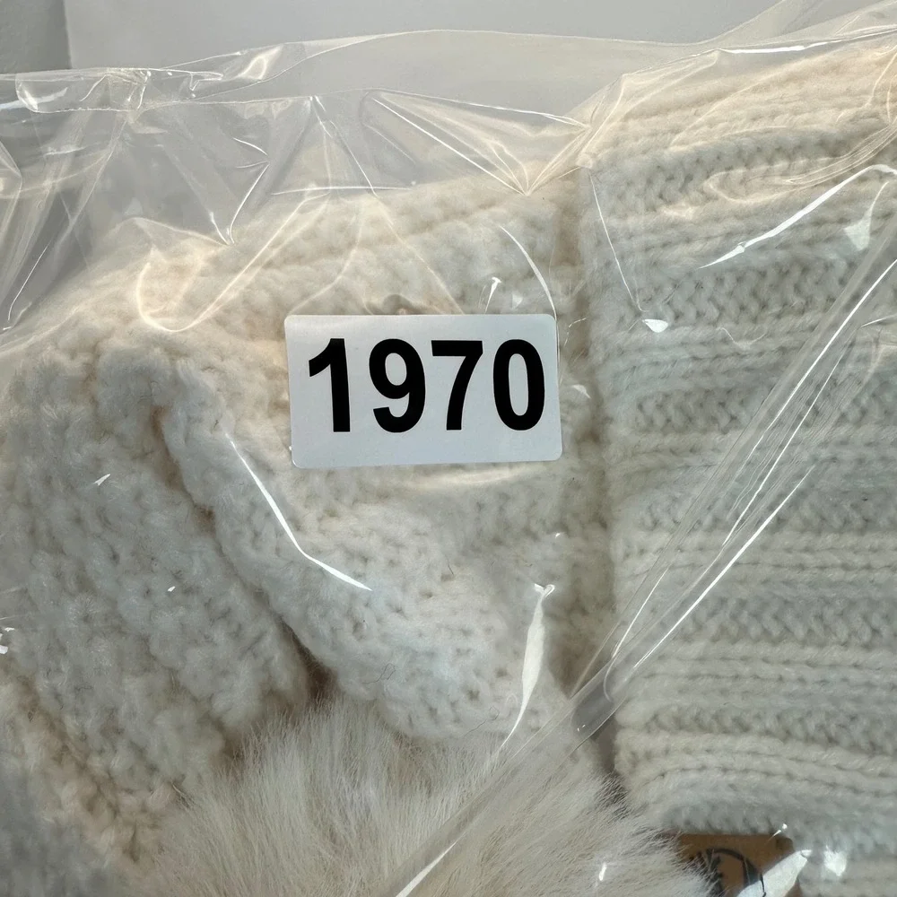 Timberland Beanie Women OS Cream White Sherpa Lined Pom Pom Winter Gorpcore